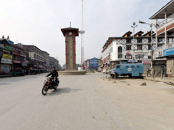 A view of deserted Lal Chowk during a strike call given by separatist groups on Thursday to protest against Prime Minister Narendra Modi's visit to Srinagar to celebrate Diwali with flood victims.