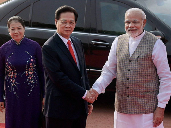Modi welcomes Vietnamese PM