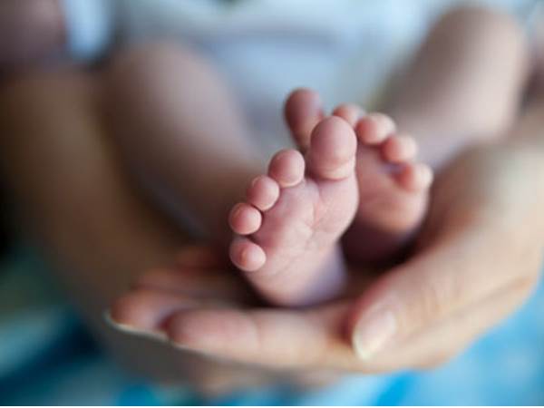 Surrogate mother denied maternity leave!