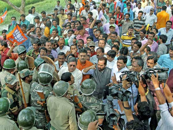 Mukhtar Abbas Naqvi detained in WB