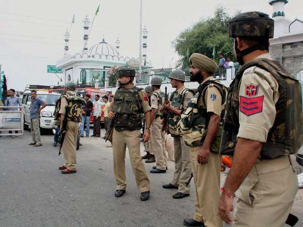 What led to the firing on Kashmir youths What led to the firing on Kashmir youths