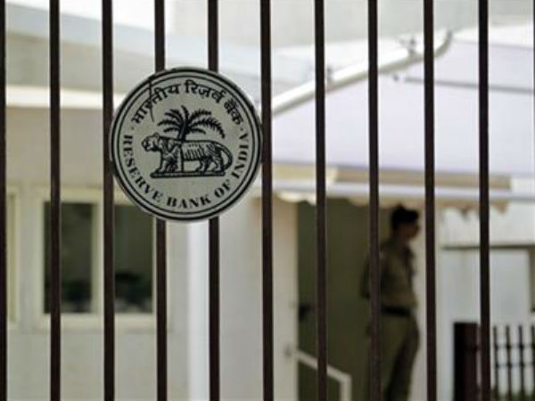 the Reserve Bank of India on Friday directed the banks to send an SMS to payer/drawer when cheques are received for clearing.