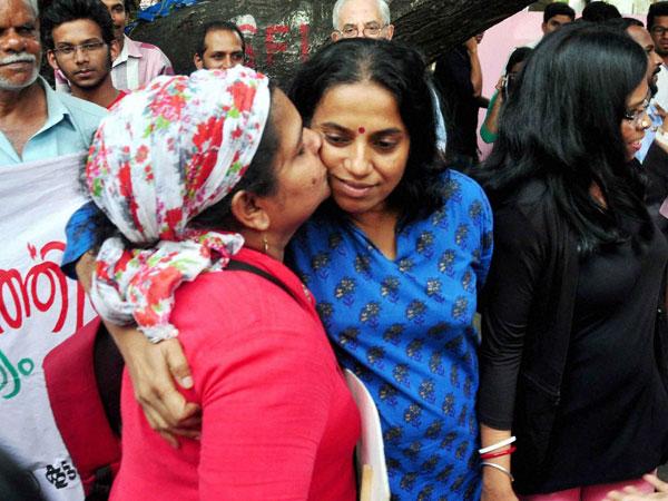 Now, Kiss of Love campaign reaches Delhi