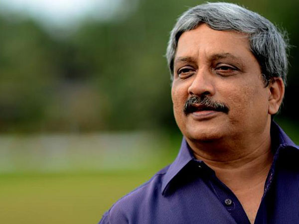 Manohar Parrikar resigns as Goa CM