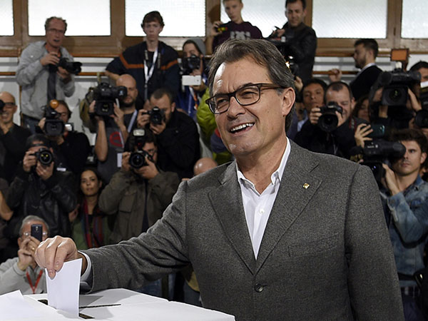 Catalonia vote: Over 2 million take part