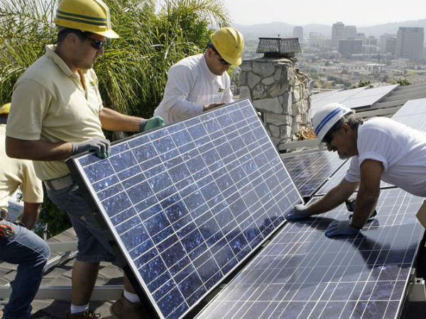 Solar power generation this year is expected to be lower at about 800 MW than seen in 2013. Solar power generation this year is expected to be lower at about 800 MW than seen in 2013.