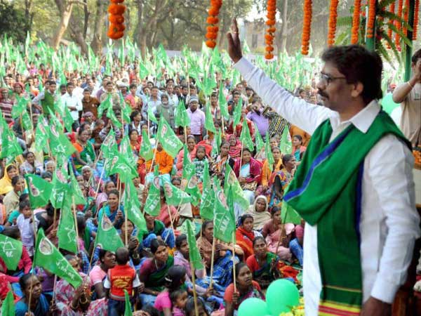Jharkhand Chief Minister Hemant Soren addresses an election rally