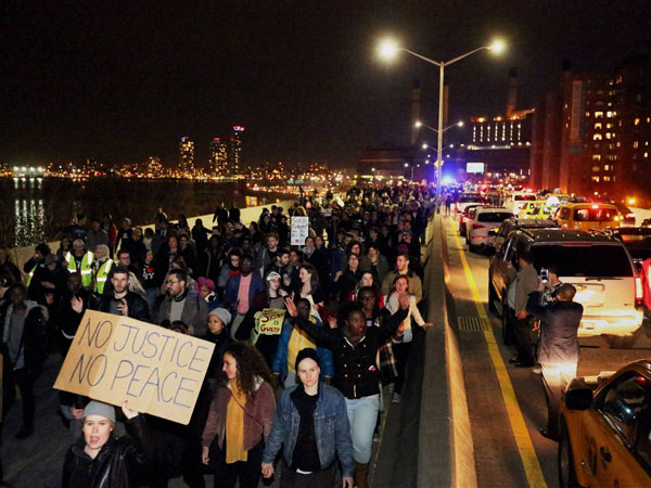 Ferguson: Mayor vows to rebuild town Ferguson: Mayor vows to rebuild town