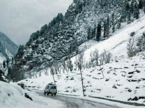 Srinagar, Leh witness coldest night of the season as temperature goes below freezing point. Srinagar, Leh witness coldest night of the season as temperature goes below freezing point.