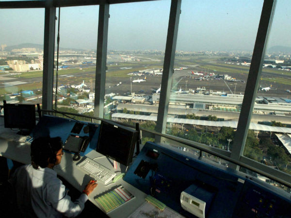 Senior Mumbai airport official held for smuggling gold Senior Mumbai airport official held for smuggling gold