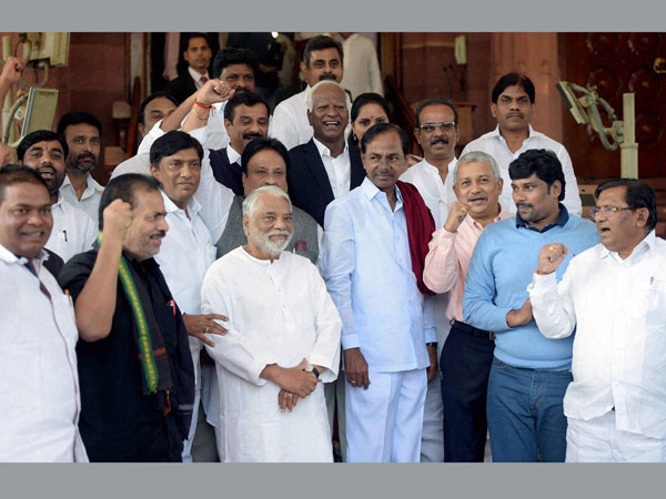 Chandrasekhar Rao (KCR) with party MPs
