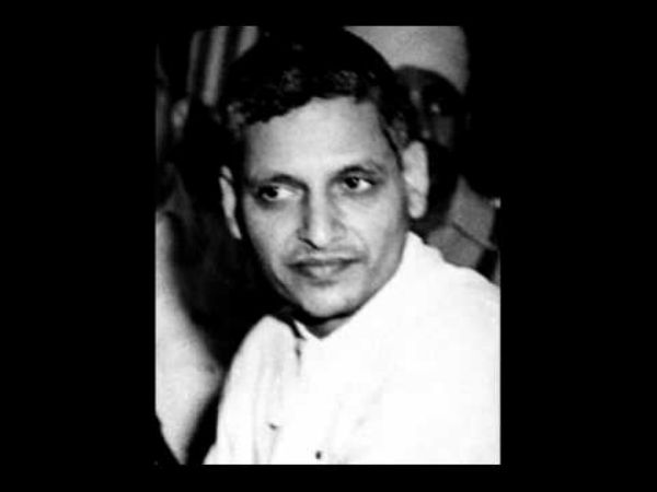 Hindu Mahasabha seeks space for installing Godse's busts, triggers controversy. Hindu Mahasabha seeks space for installing Godse's busts, triggers controversy.