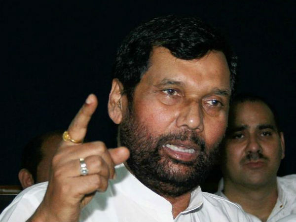PM Modi or BJP has nothing to do with 'ghar wapsi': Paswan PM Modi or BJP has nothing to do with 'ghar wapsi': Paswan