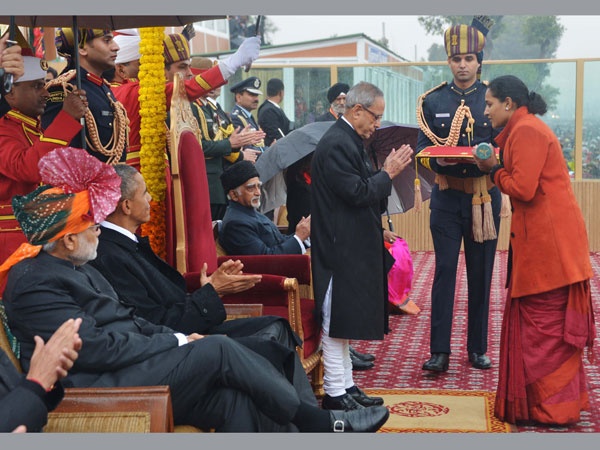 Martyrs honoured by President Pranab Martyrs honoured by President Pranab