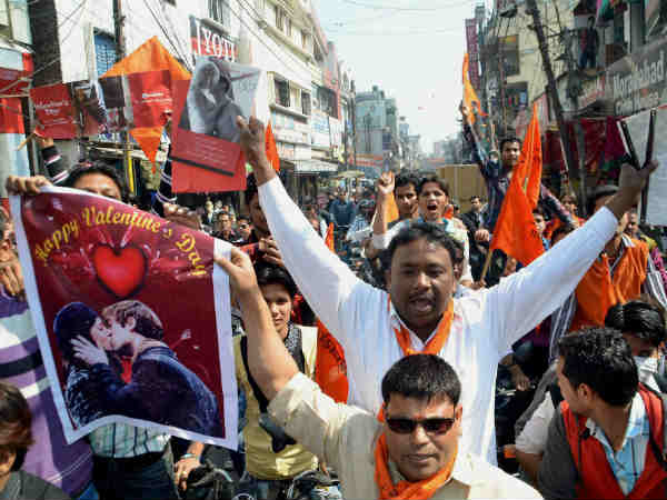 V-Day: Hindu Mahasabha to be on prowl V-Day: Hindu Mahasabha to be on prowl
