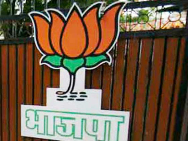 Maha BJP hits out at local transporters Maha BJP hits out at local transporters