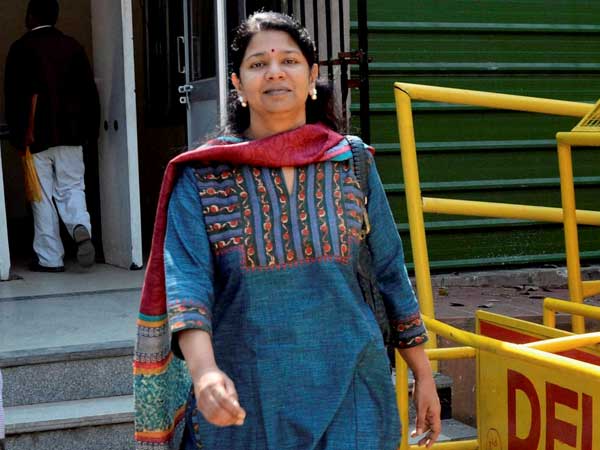 Kanimozhi leaves AIADMK members fuming Kanimozhi leaves AIADMK members fuming
