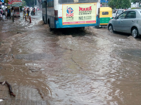 Widespread waterlogging in City
