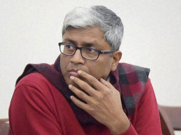 Ashutosh broke down on TV earlier too Ashutosh broke down on TV earlier too