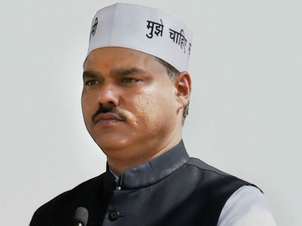 Court defers Tomar's bail plea Court defers Tomar's bail plea