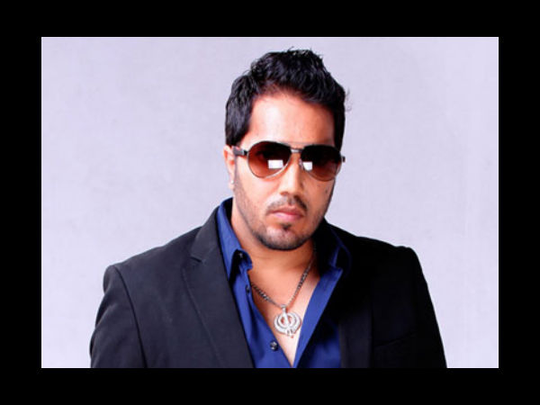 Delhi: Singer Mika Singh arrested for assaulting a doctor. Delhi: Singer Mika Singh arrested for assaulting a doctor.