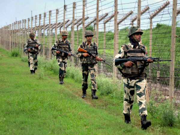 Pak violates ceasefire in Jammu Pak violates ceasefire in Jammu