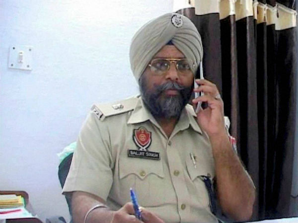 Pun:Slain SP's kin refuse to cremate him Pun:Slain SP's kin refuse to cremate him