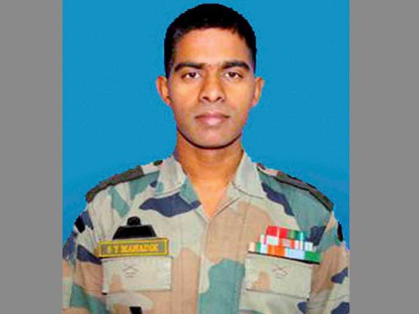 Last salute to Colonel Mahadik Last salute to Colonel Mahadik