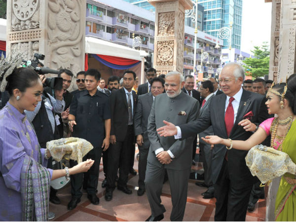 PM Modi, Najib inaugurates 'Torana Gate' in Malaysia