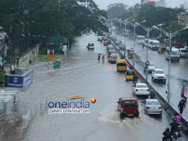 Road turns into rivers in Chennai