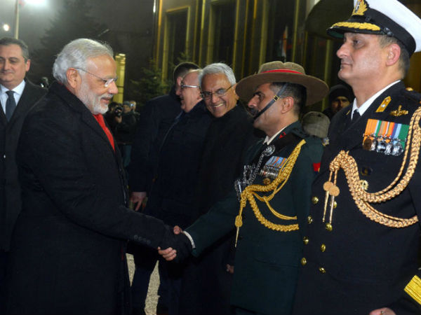 PM Modi being welcomed at Moscow airport