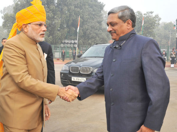 PM Modi, Defence Manohar Parrikar at Rajpath on R-Day