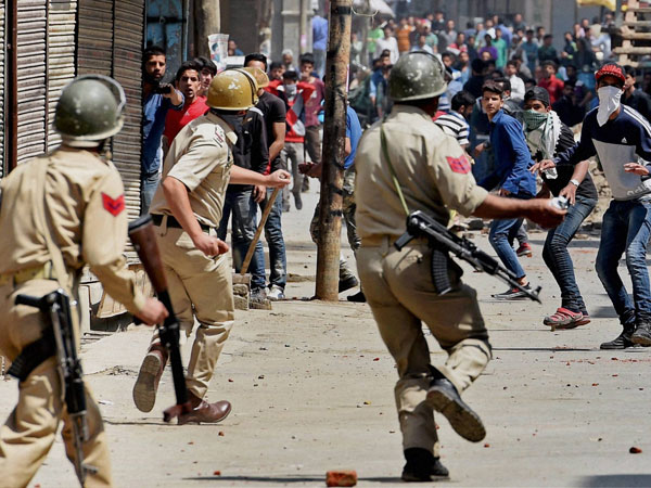 Handwara protests genuine expression of anger: Omar Abdullah Handwara protests genuine expression of anger: Omar Abdullah