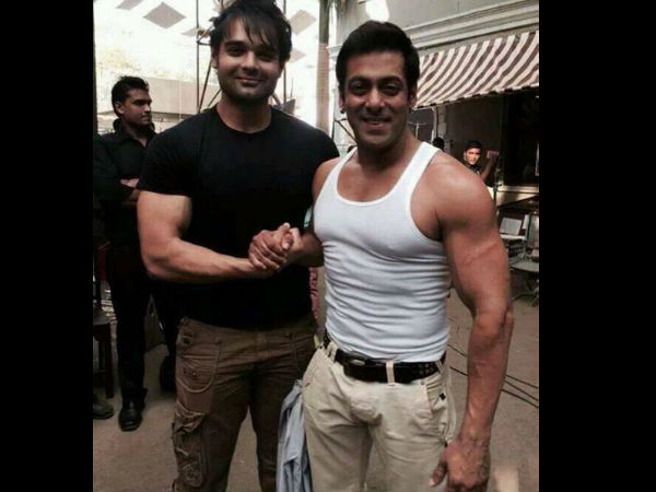 Salman Khan is an 'A level' swimmer, cyclist and weight-lifter: Salim Khan Salman Khan is an 'A level' swimmer, cyclist and weight-lifter: Salim Khan