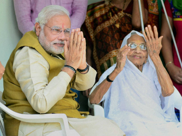 Pics: PM Modi spends quality time with his mother