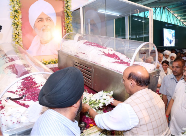 HM Rajnath Singh paid tribute to Baba Hardev in New Delhi