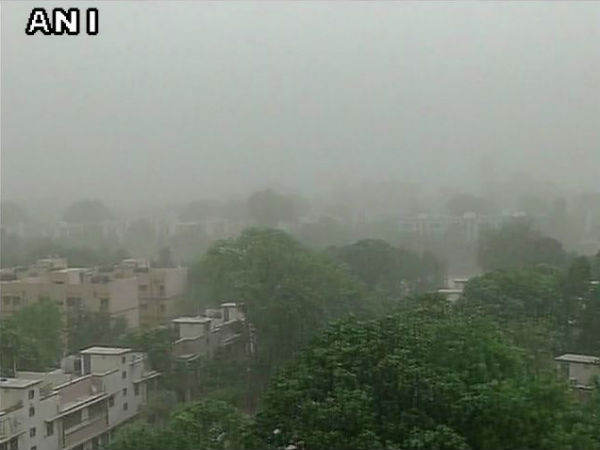 In pics: Dust storm in Delhi-NCR