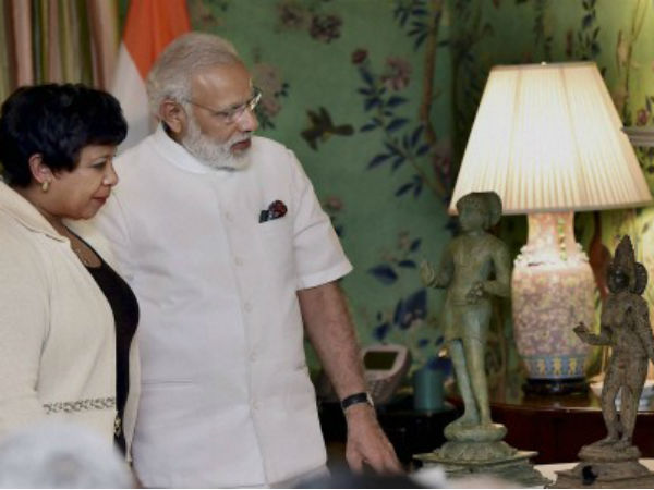 PM admires stolen Indian artifacts to be returned to India