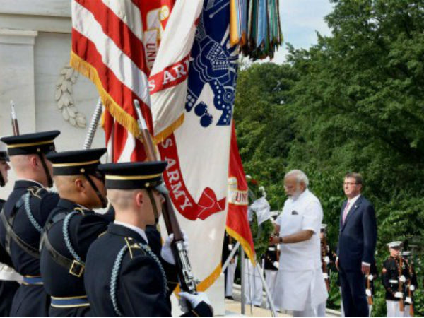 PM lays wreath at Tomb of unknown soldier in Washington