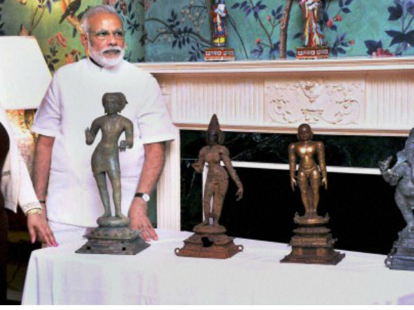 PM Modi during ceremony for return of idols