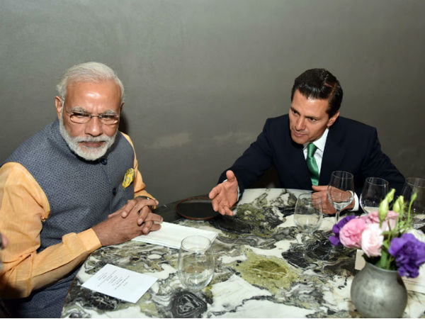PM Modi and President of Mexico at a resturant