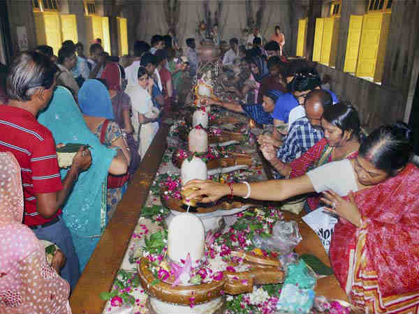 Pics: 1st Monday of Saawan