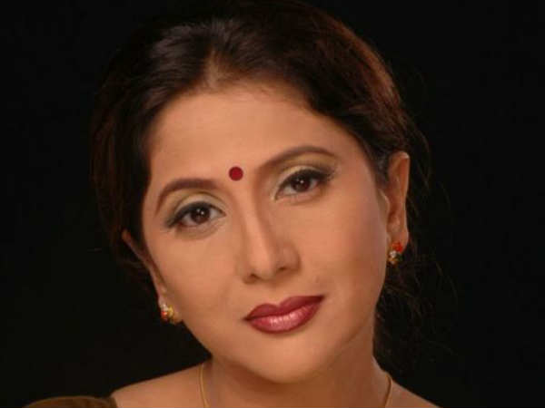 Rats nibble actress's bag in train Rats nibble actress's bag in train