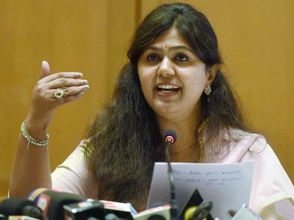 Pankaja Munde in fresh controversy Pankaja Munde in fresh controversy