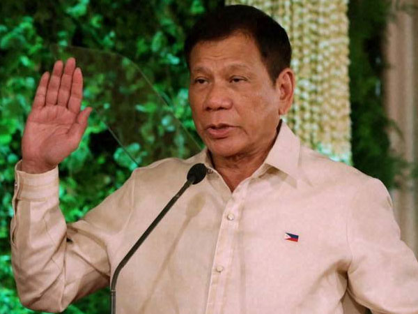 Duterte compares himself to Hitler Duterte compares himself to Hitler