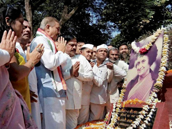 Floral tributes paid to Indira Gandhi on her 32nd death anniversary