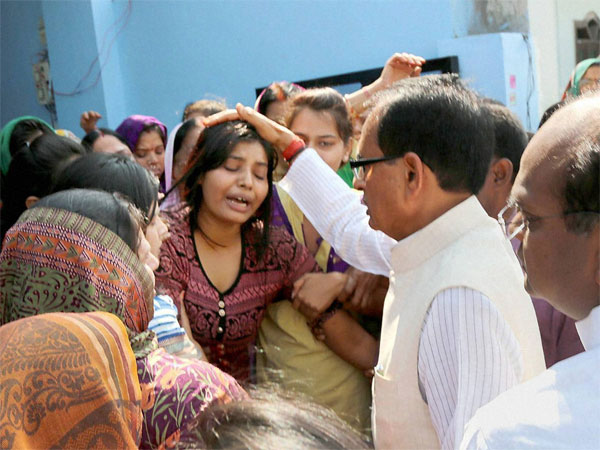 Madhya Pradesh Bhopal encounter: Chief Minister Shivraj Singh Chouhan consoles wailing family