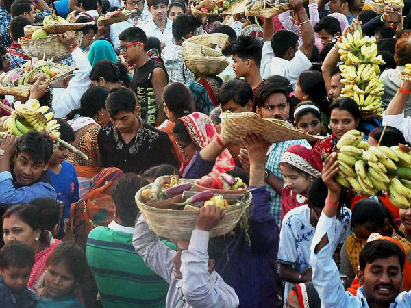 Chhath devotees at Bhyander Chowpati