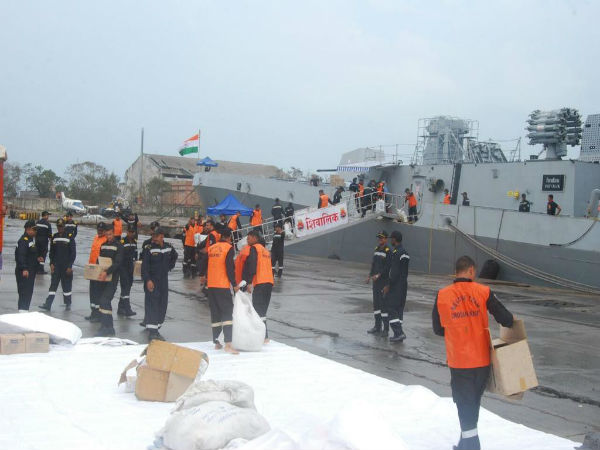 Navy supplies relief material to Chennai