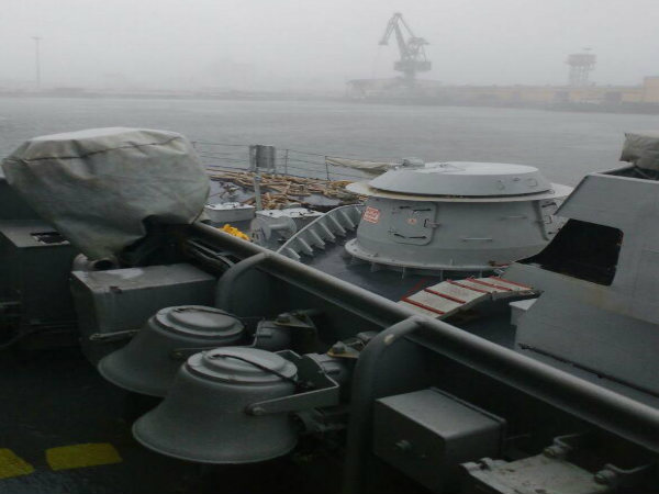 Navy supplies relief material to Chennai